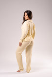 Pantalón de la pijama Moreliana Cotton en color amarillo pastel con remate blanco en el borde inferior.