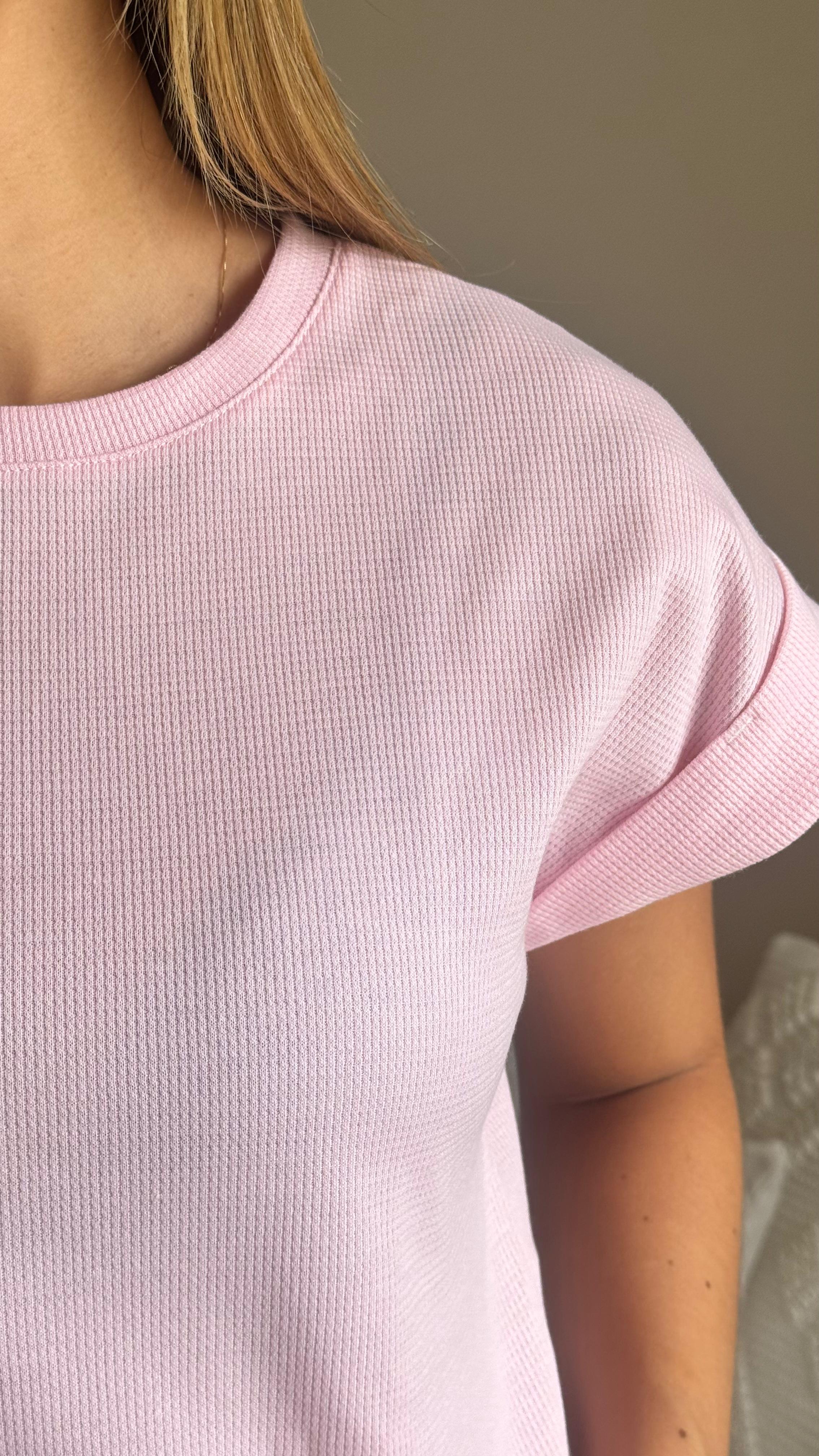 Conjunto multiusos color rosa, ideal como pijama ligera o ropa de casa cómoda